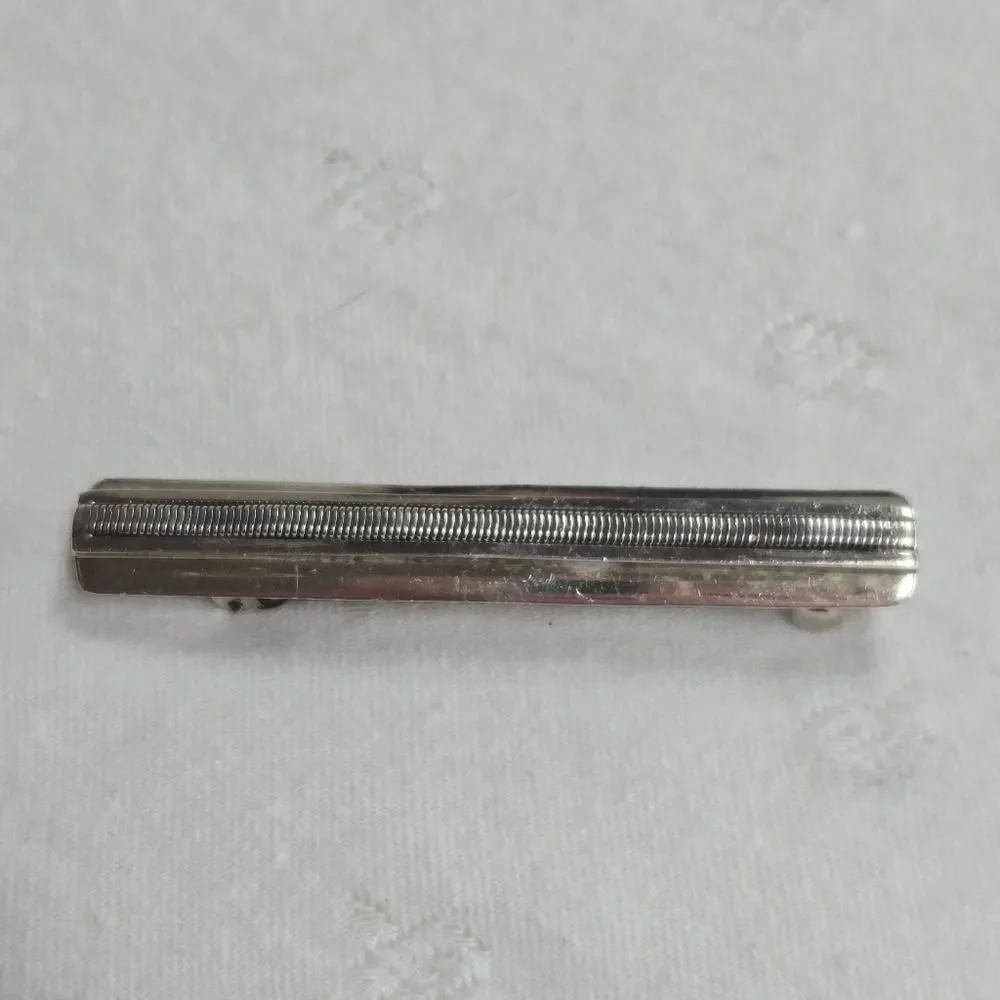 Unbranded elegant silver